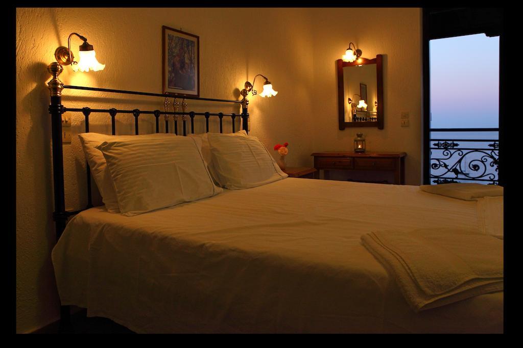 Mando Beachfront Stafylos Exterior foto