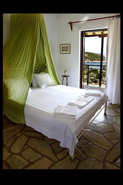 Mando Beachfront Stafylos Exterior foto