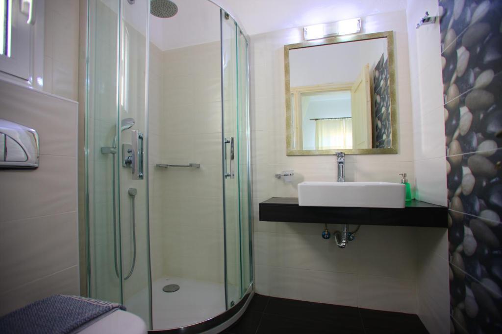 Mando Beachfront Stafylos Habitación foto